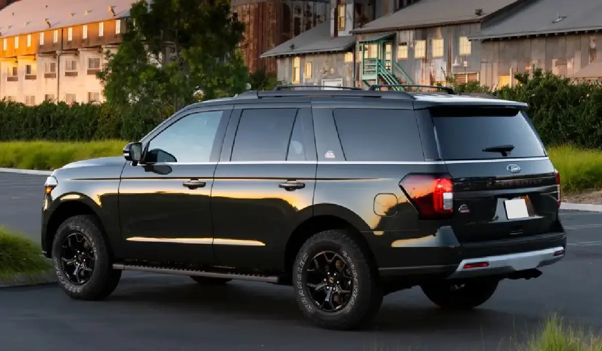 Ford - Expedition Limited - Luxury SUV Car Rentals - Preowned SUV Car - Exclusive Concierge Club.webp